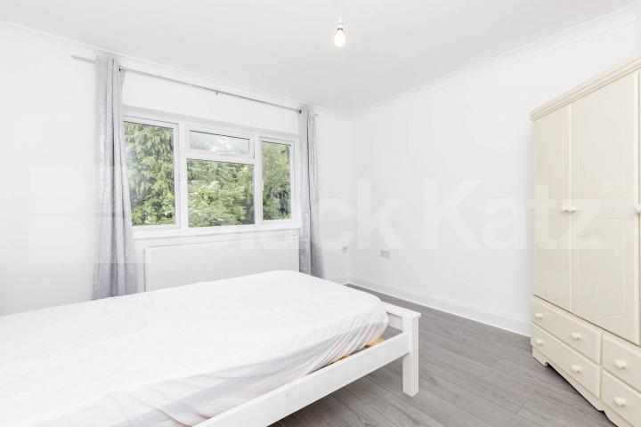 newly renovated 4 bedroom Family home located only minutes to Arnos Grove   Dale Green Road, Arnos Grove